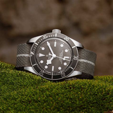 tudor 925 strap.